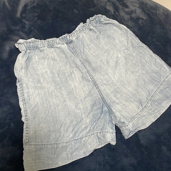 Paper bag waist shorts - Picture 3 of 3